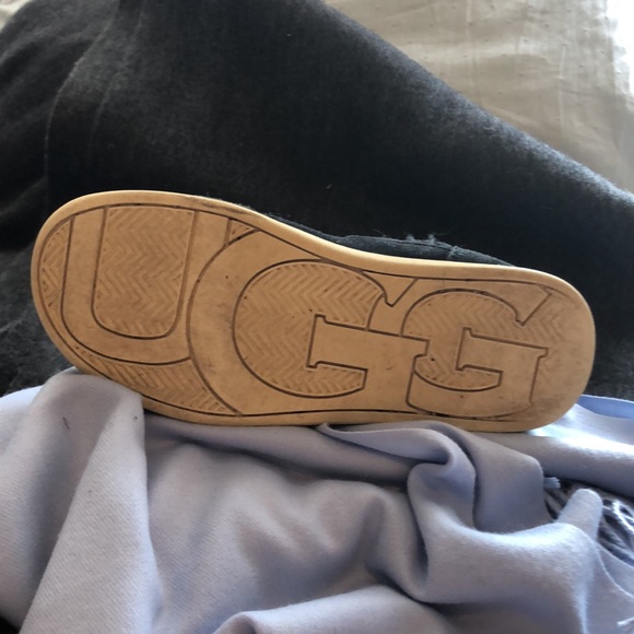 Girls authentic UGG black suede biker boots - Picture 4 of 6